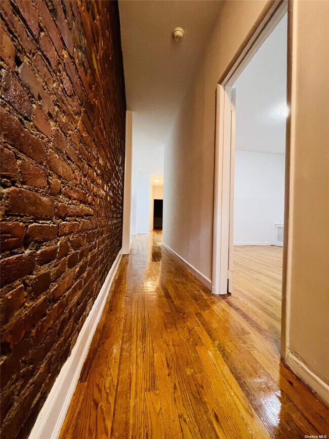 Building Photo - 129 E 29th St
