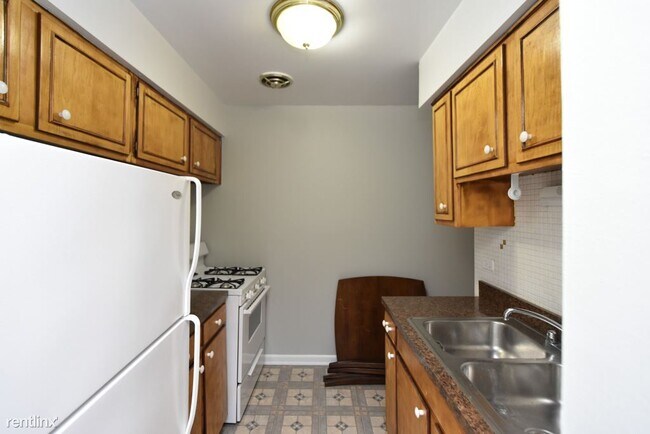 Foto del edificio - 541 W Oakdale Ave