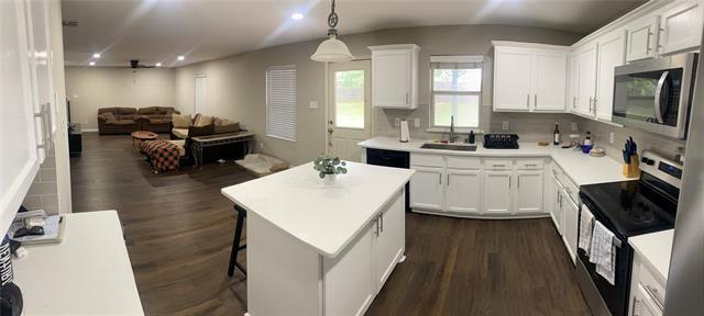 Building Photo - 2201 White Pine Dr