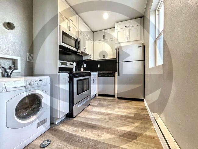 Building Photo - 4 W Arkansas Ave