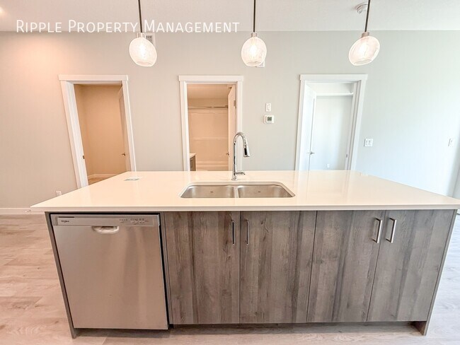 Photo du bâtiment - Modern 2 Beds, 1 Baths Apartment/Condo | 2...