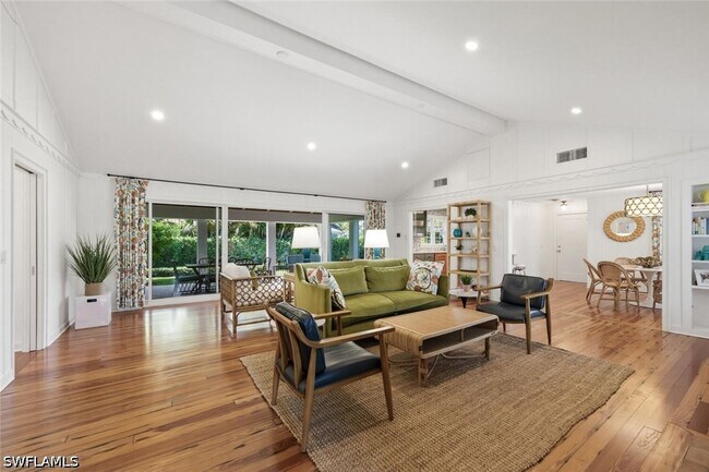 Foto del edificio - 92 10th Ave S