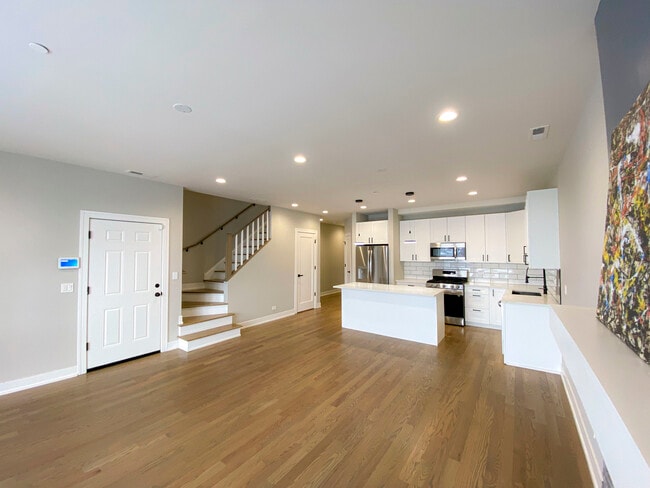 Building Photo - 2817 N 75th Ave
