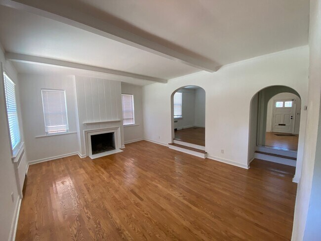 Foto del edificio - 1271 Belmont Terrace