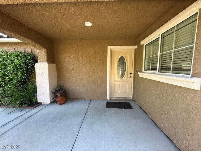 Foto del edificio - 6545 Cedar Waxwing St