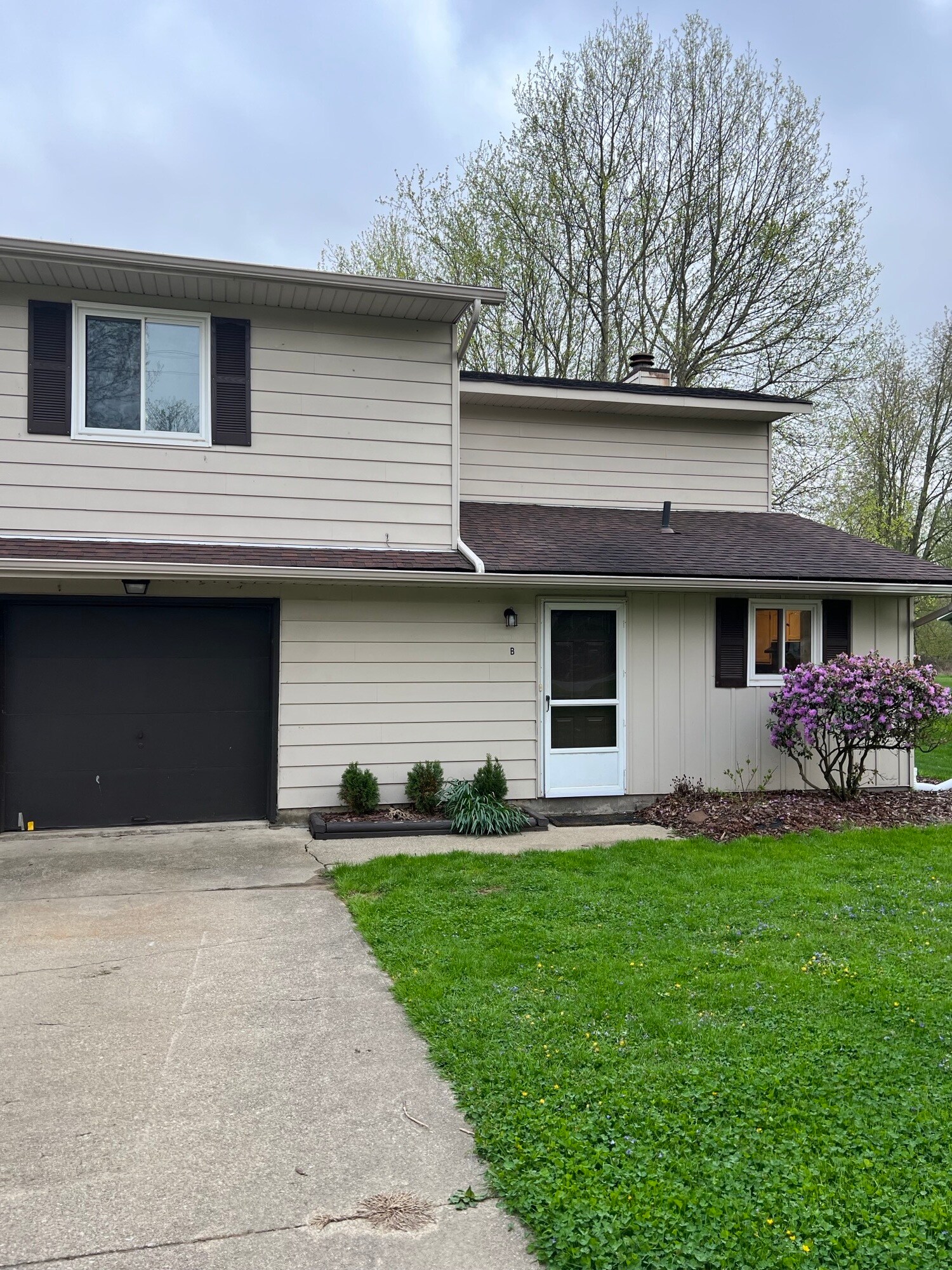 3976 Granger Rd Medina, OH 44256 – photo 1 of 17