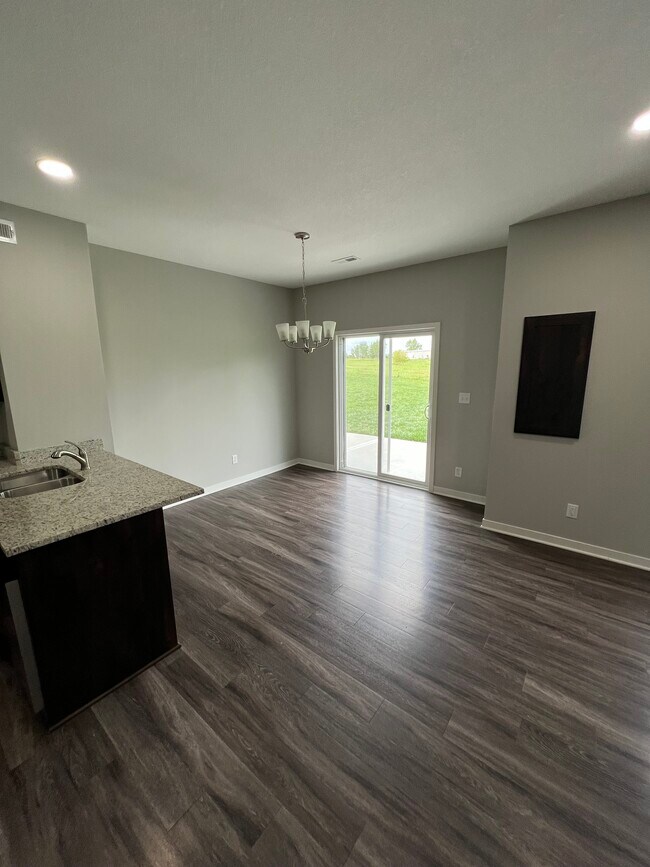 Dinning area - 2035 Country View Ct