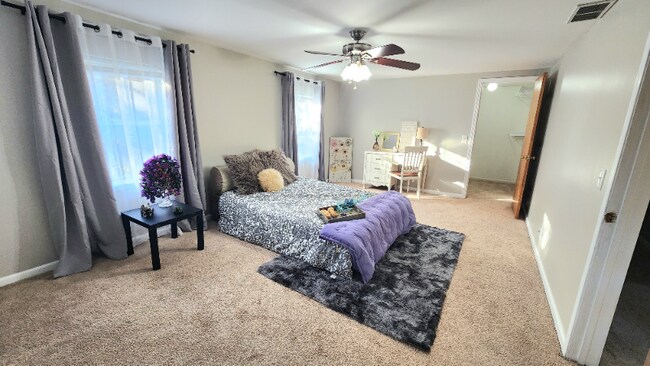 Foto del edificio - 726 Michigan St