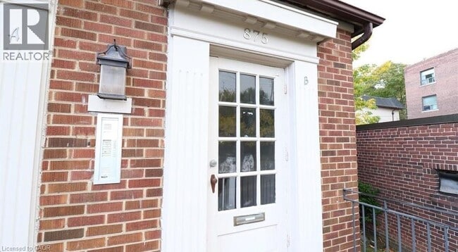 Building Photo - 875 Millwood Rd