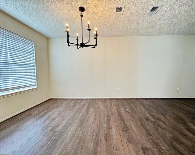Building Photo - 3022 Flintwood Dr