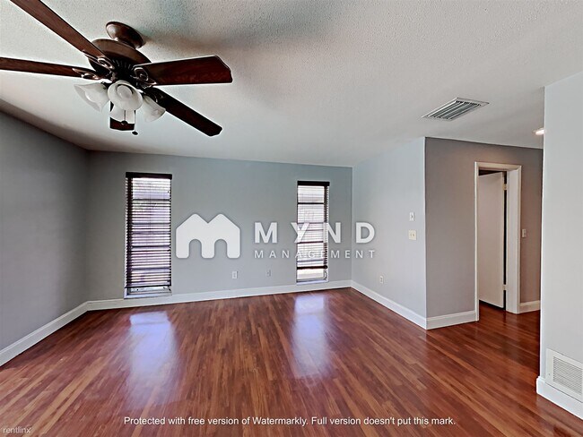 Building Photo - 4 br, 3.5 bath House - 1880 Oak Forest Dr E