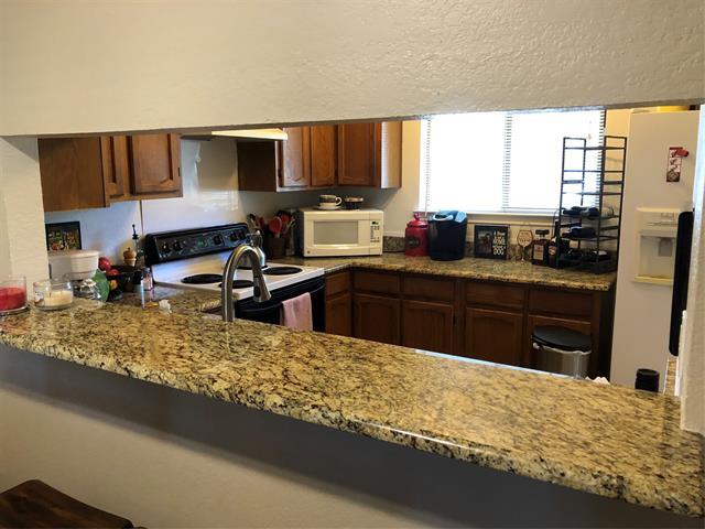 Building Photo - 808 Rock Creek Dr