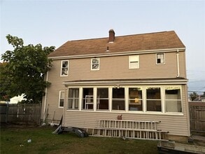 Building Photo - 610 Killingly St