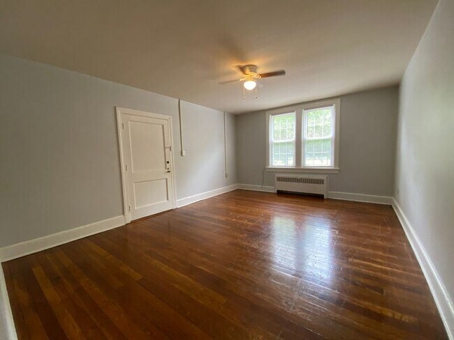 Foto del edificio - 1320 Kenmore Ave