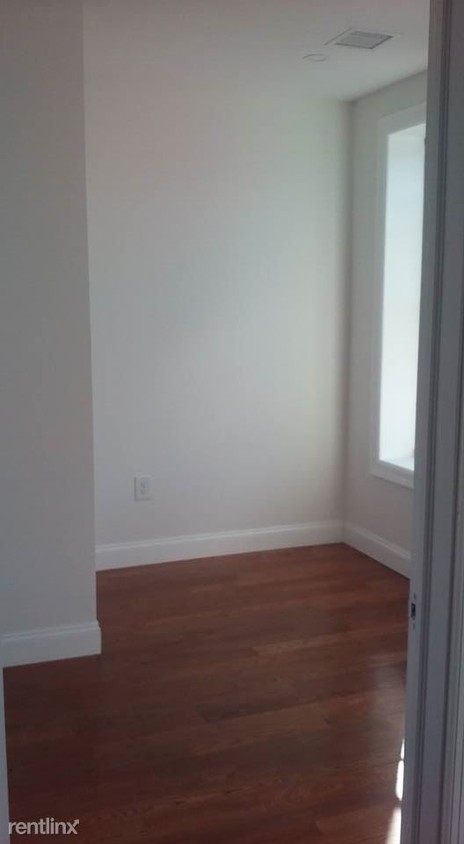 Primary Photo - 200 Cooper St