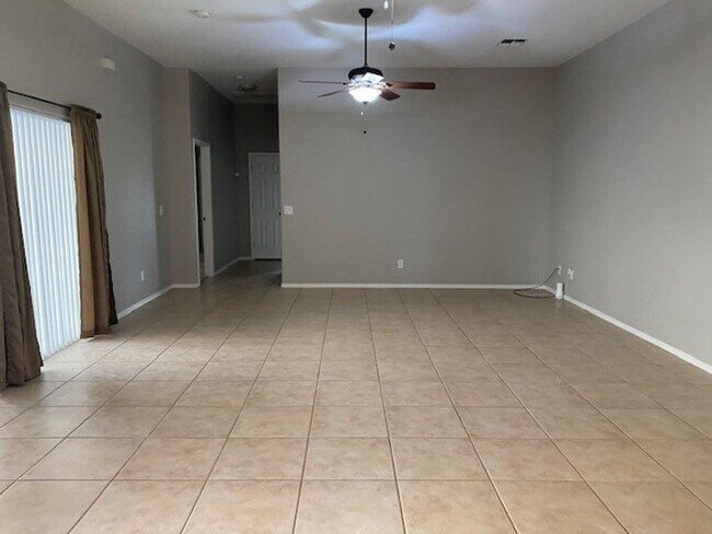 Building Photo - 2 bedroom 2 bath upgraded home w/Bonus Rm ...