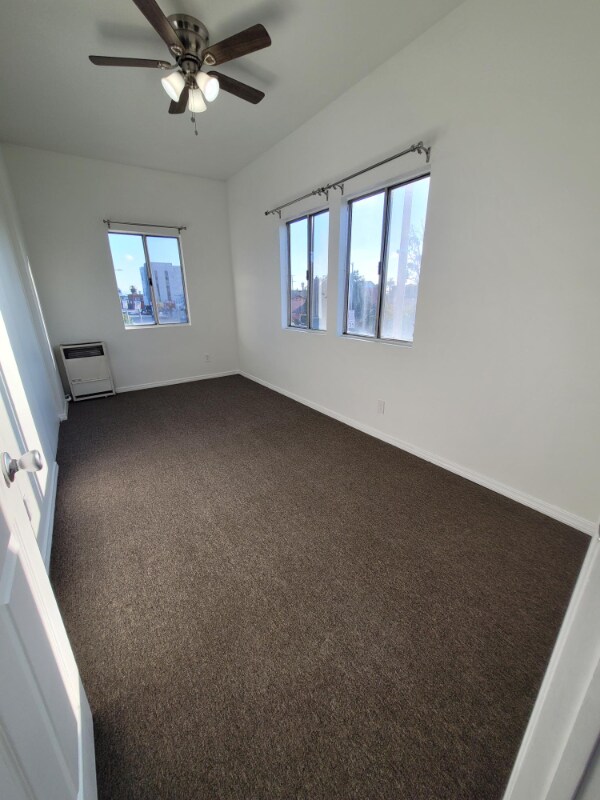 Building Photo - 4530 S Normandie Ave