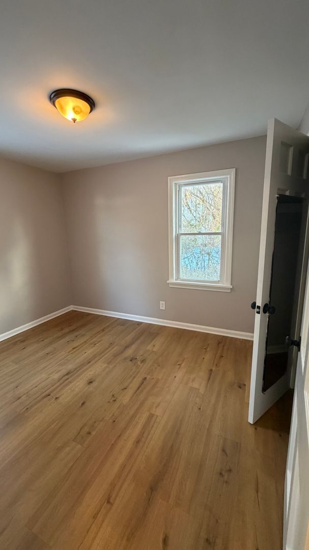 Building Photo - 3 bd 1.5 bath downtown Willoughby