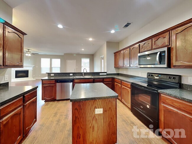 Foto del edificio - 1132 Beaverwood Ln