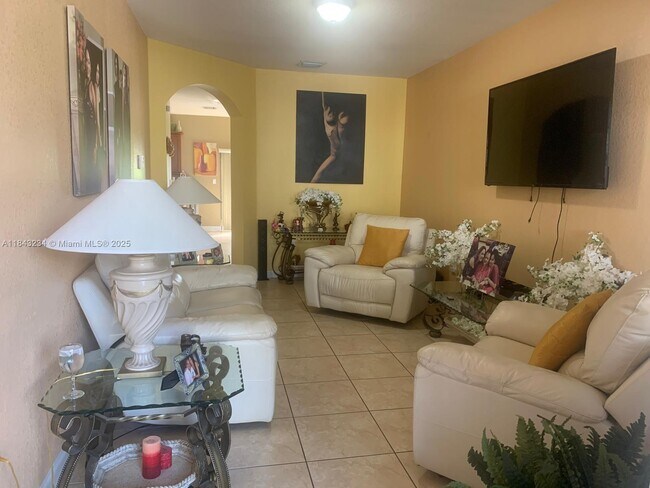Foto del edificio - 3788 NE 3rd Ct