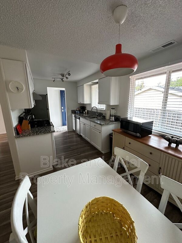 Foto del edificio - 5934 SW 30th Ave