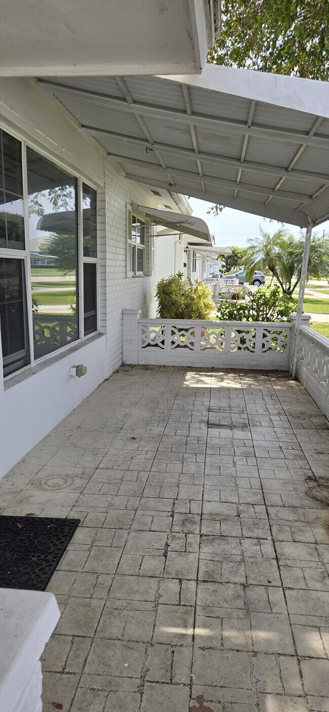 Building Photo - 114 Leisureville Blvd