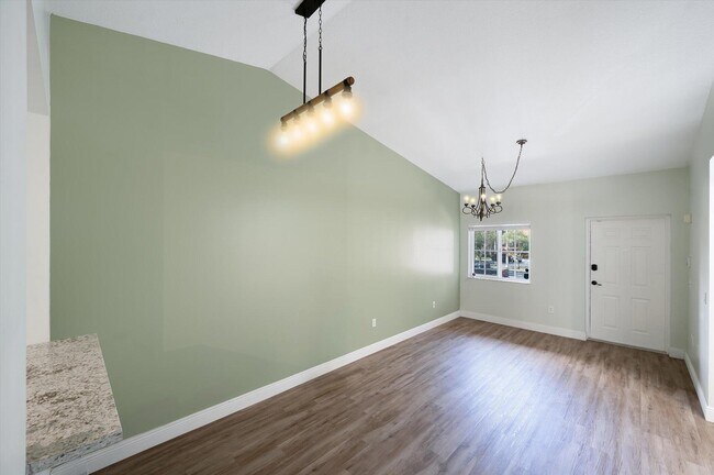 Foto del edificio - 3500 Briar Bay Blvd