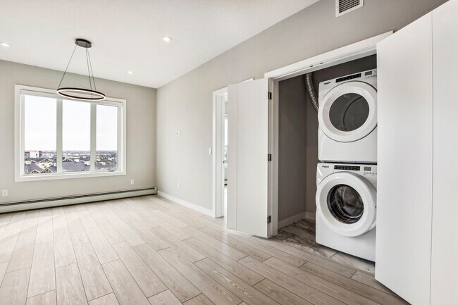 Building Photo - 60 Skyview Ranch Rd NE