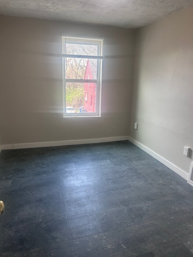 Foto del edificio - 2163 E 84th St