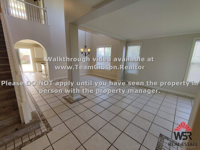 Foto del edificio - Beautiful 4 bedroom / 3 bathroom home