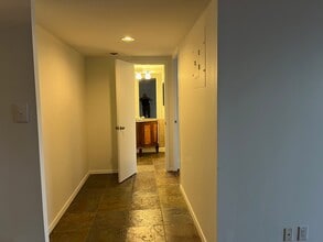 Building Photo - 2016 Main St Building Photo - 2016 Main St