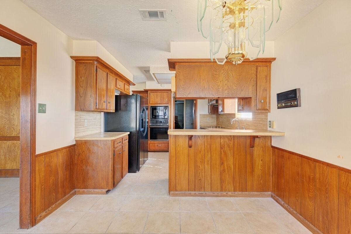 Building Photo - 1006 Bolton Dr