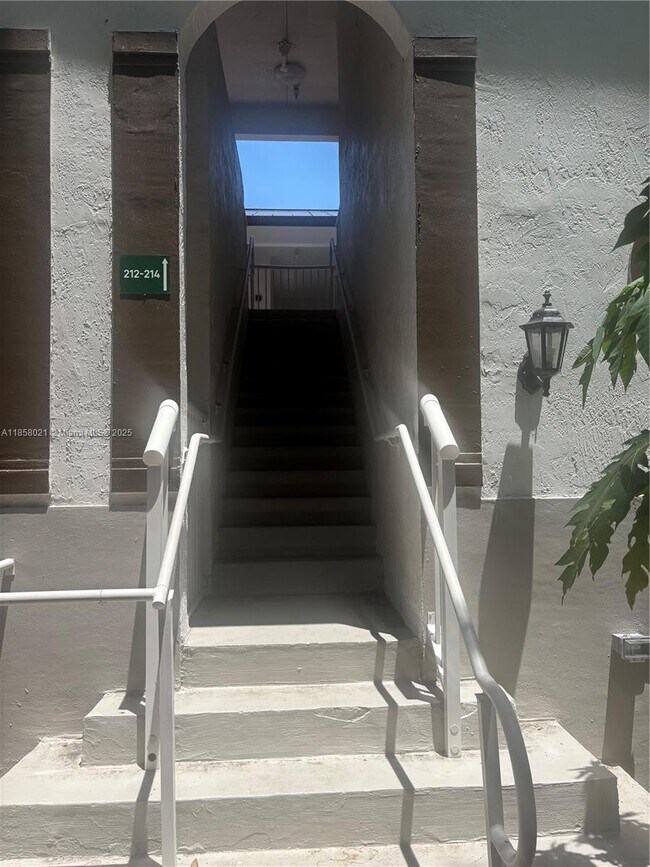 Building Photo - 4405 SW 160th Ave