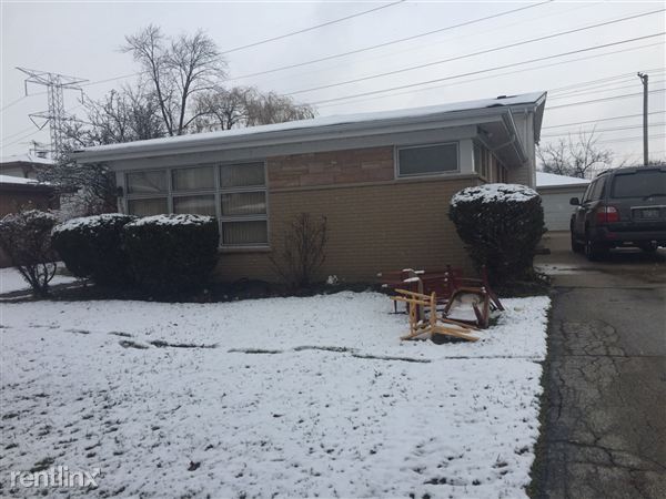 Primary Photo - 7700 Maple St
