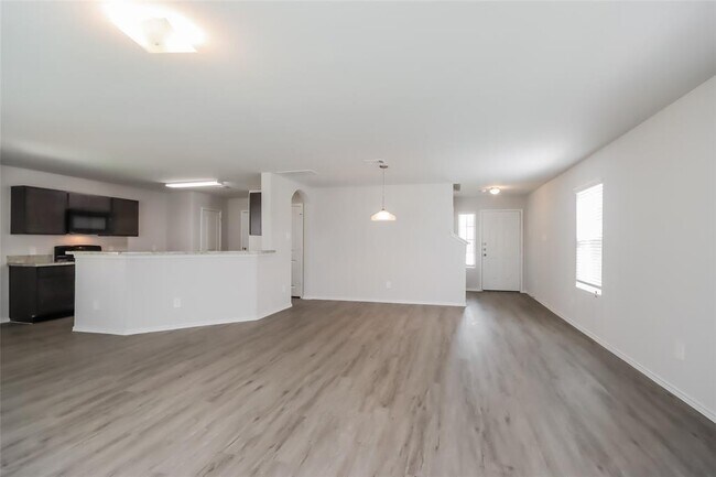 Building Photo - 4910 Sweet Chestnut Ln