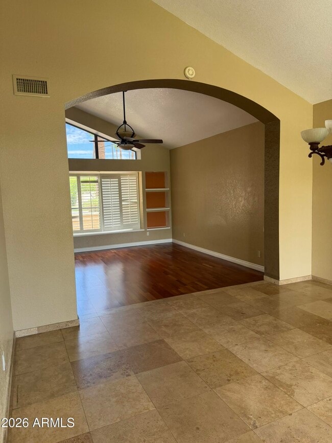 Building Photo - 8377 E Thoroughbred Trail