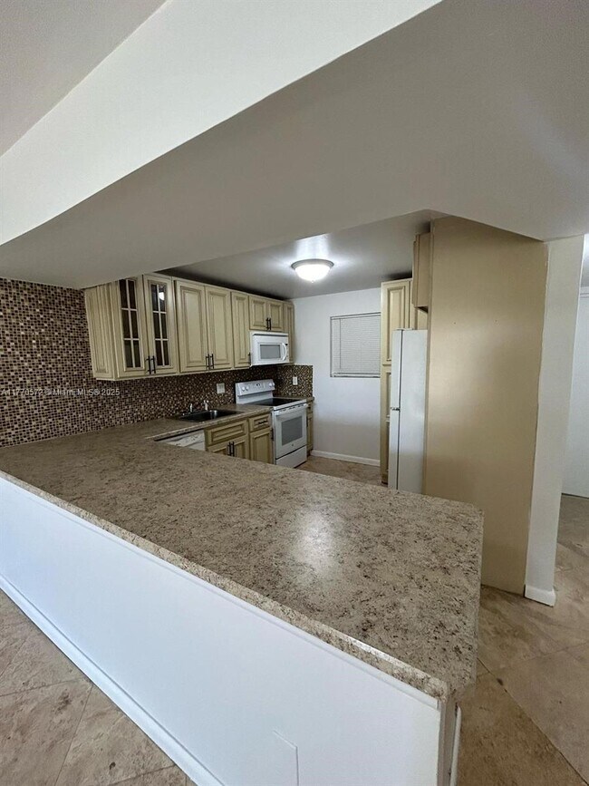 Foto del edificio - 3390 Foxcroft Rd