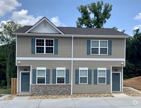 Building Photo - 324 Bogle St