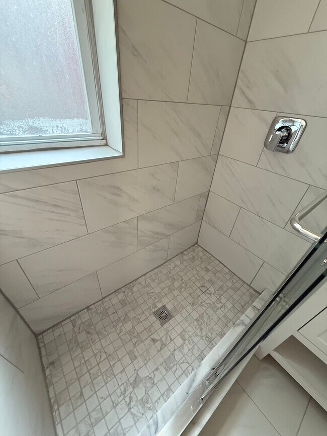 Foto del edificio - 1507 W Rosemont Ave