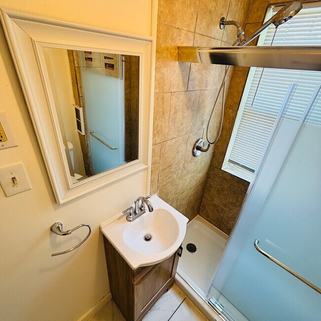 Foto del edificio - Your Private Sanctuary: Old World Charm Meets Nature’s Serenity