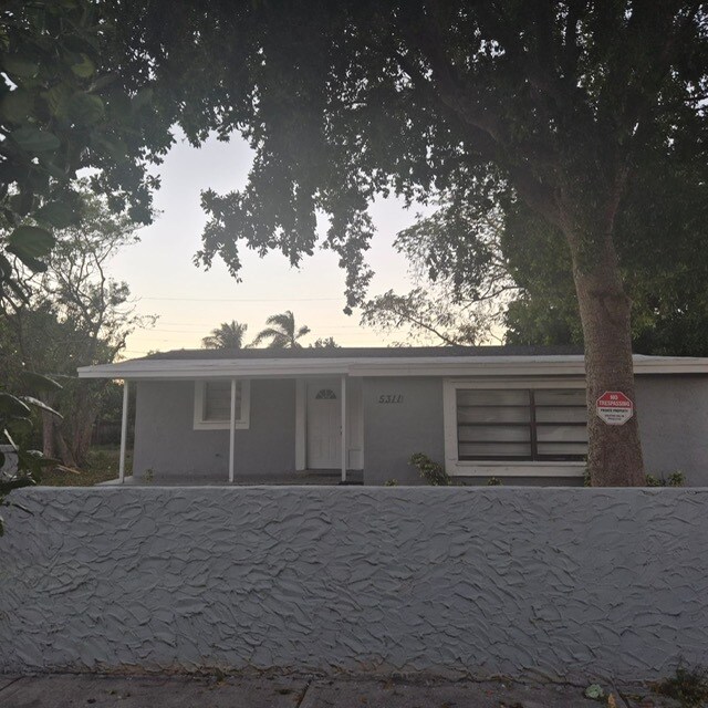 Foto del edificio - 5311 NE 10th Ave