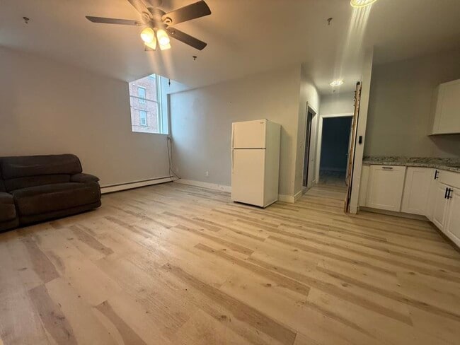 Building Photo - 41-43 Central St