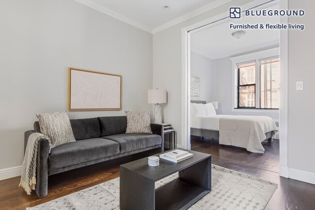 Building Photo - 290 W 12th St