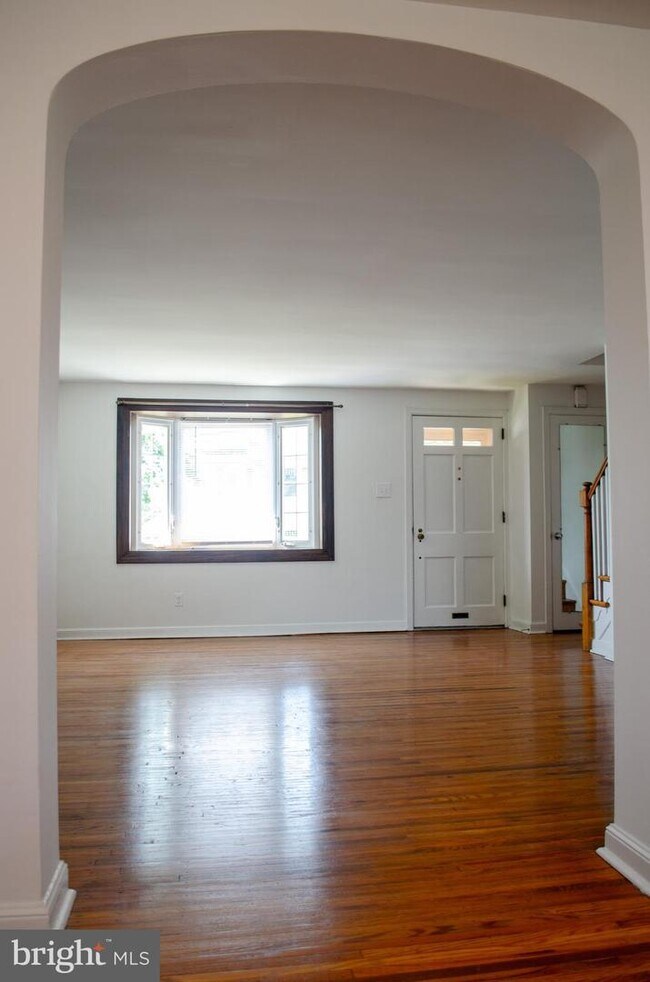 Building Photo - 213 Ridge St