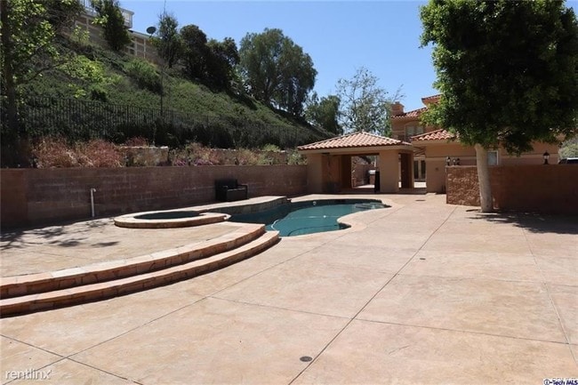 Building Photo - 6 br, 5 bath House - 19 Cinch Rd
