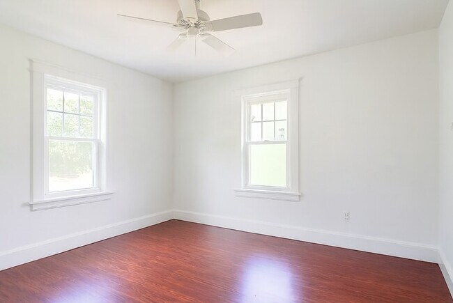 Foto del edificio - 26 Caswell Ct