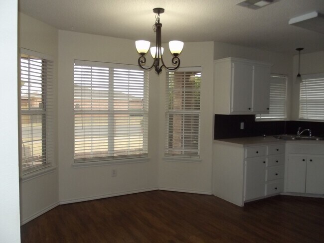 Building Photo - Three Bedroom in South Lubbock