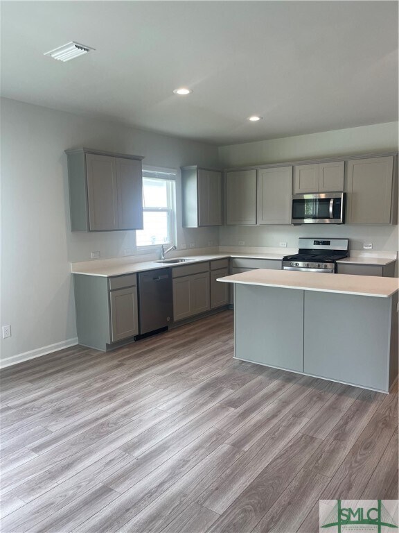 Foto del edificio - 978 Longleaf Dr