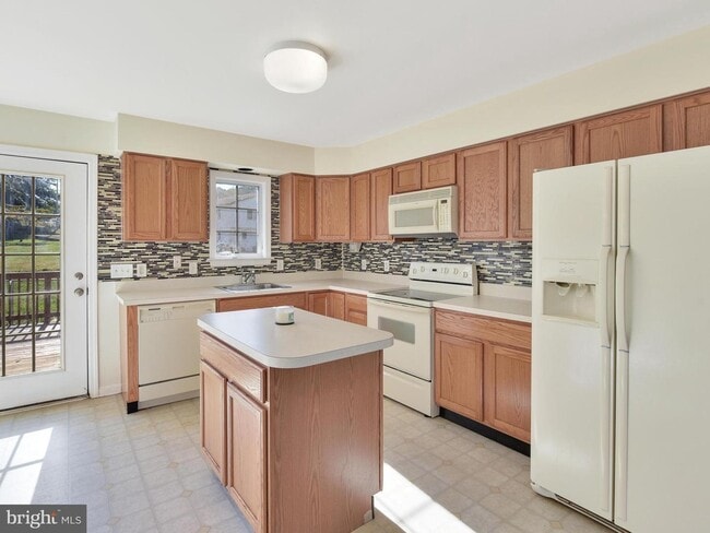Building Photo - 5801 Tobery Rd