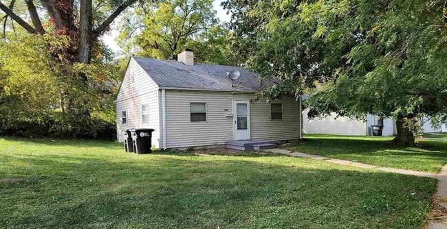 Building Photo - Rent your way to a brighter future!